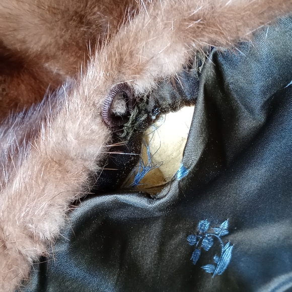 Vintage Gimbel Brothers Fur Stole / Shawl - Picture 13 of 17